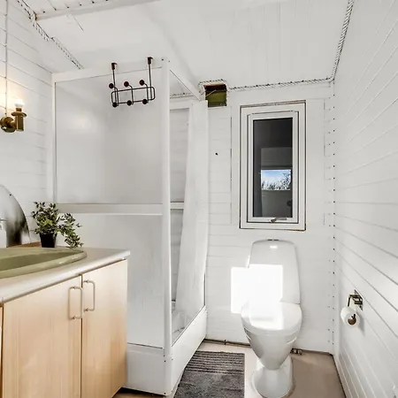 Holte - 750m From The Sea By Interhome * Bøtø By